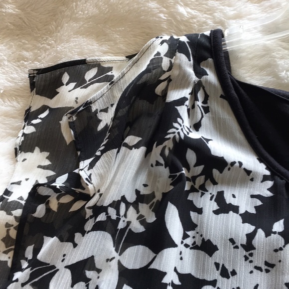 Ladies AB Studio size L flowy top - Picture 2 of 5